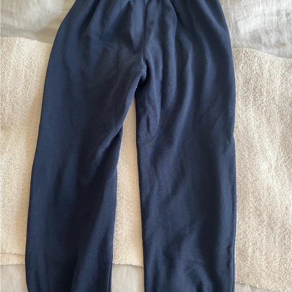 ALO Yoga Accolade Sweatpants Navy - Picture 3 of 4